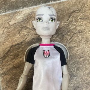 DAMAGED CAM Gargoyle Boy Monster High Doll